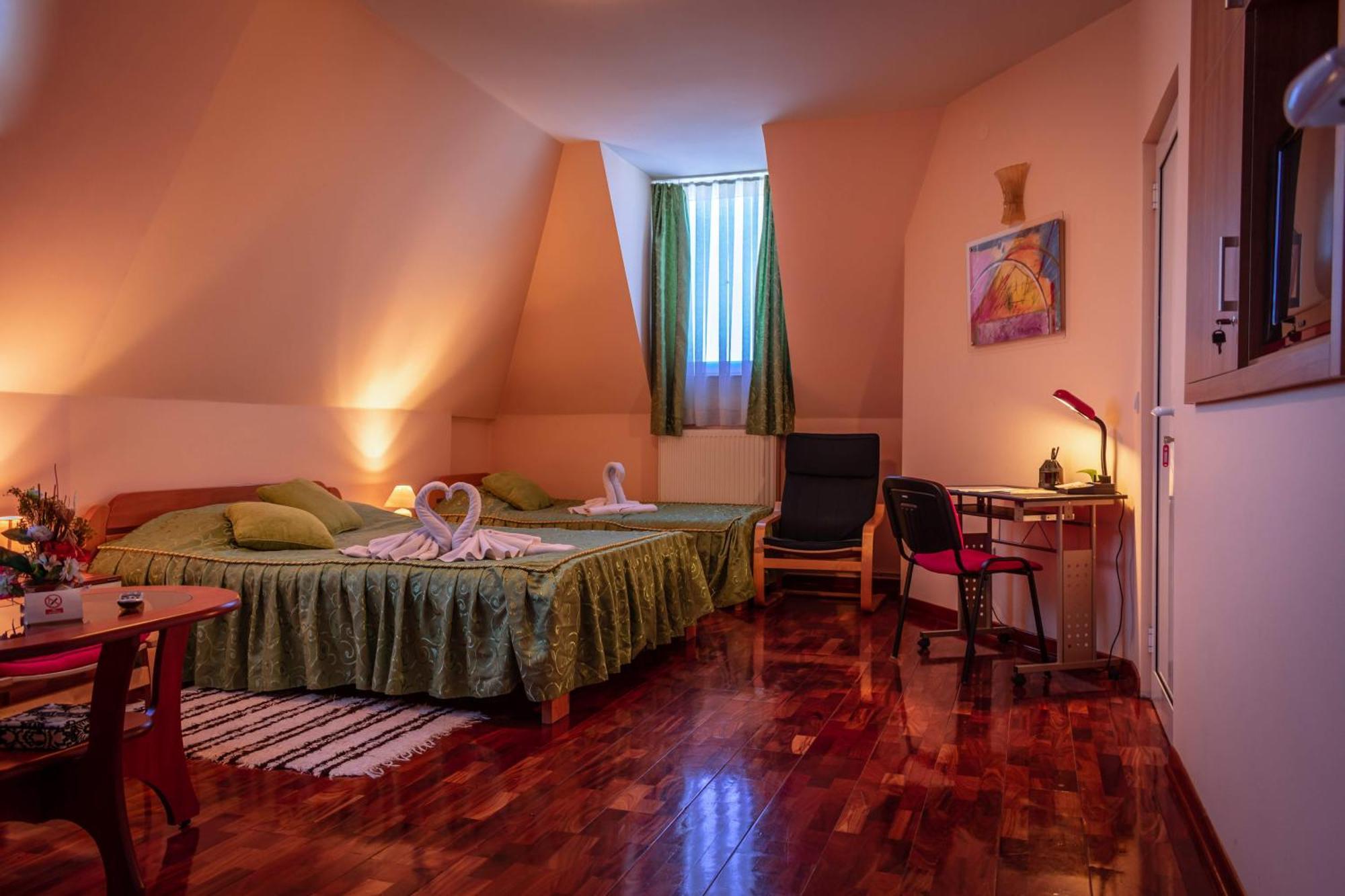 Garni Hotel Lama Kragujevac Zimmer foto
